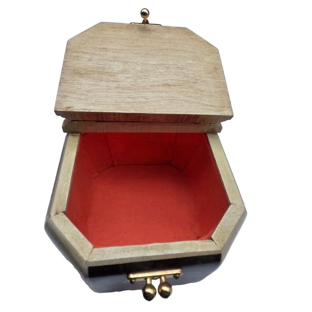 Vintage 1970s Wooden Lacquer Box Purse Indian Motif Felt Lining